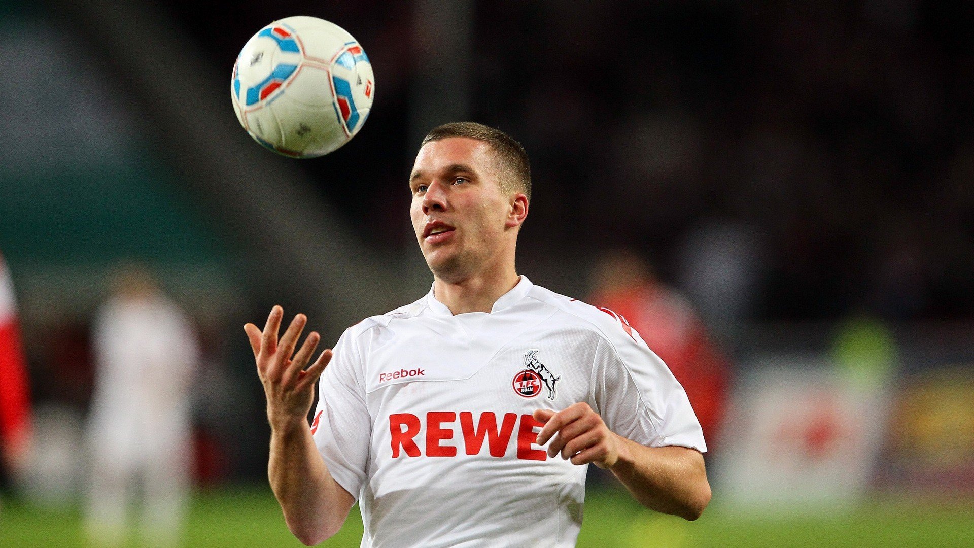 开云体育下载-Karsa重返赛场，大比分获胜首场状态出色，巴黎圣日耳曼观众沸腾！上演精彩一战