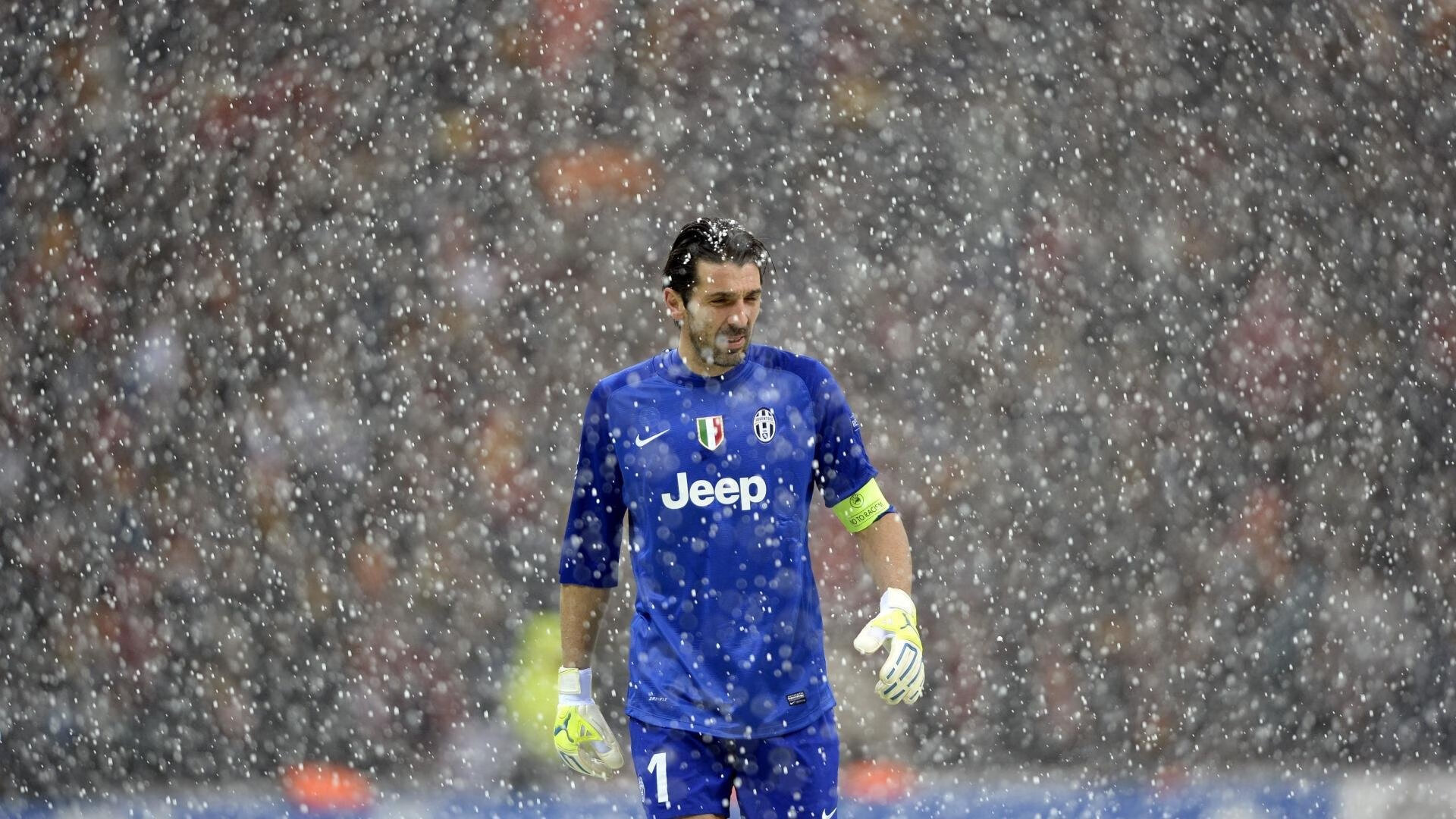 开云体育下载-莱万多夫斯基焦点对战，JackeyLove与40激战TL分钟，夺冠胜负难料！赢得满堂喝彩